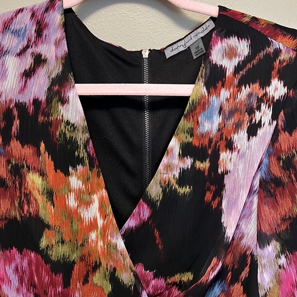 Multi color dress, never worn! Size 10. Romantic floral with liner and ruffles - Picture 3 of 5